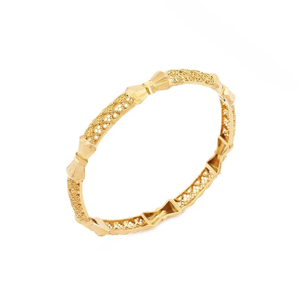 
            
                Load image into Gallery viewer, Royal Gold Ava Bangle
            
        