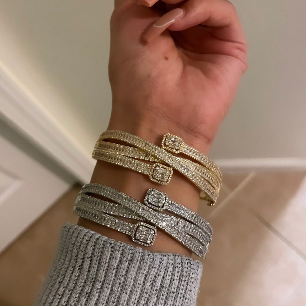 Elegant Icy Bracelet